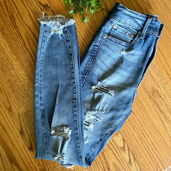 Aeropostale High Rise distressed jeggings size 6 - Picture 1 of 7